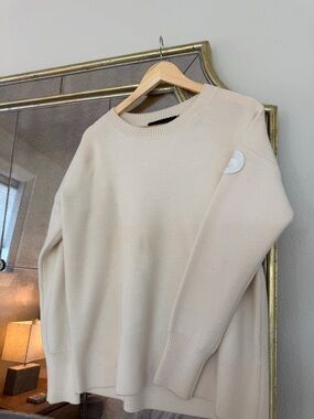 Canada Goose unisex Cream Crewneck Knit Pull over